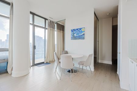 For Lease - 33 Charles Street Unit# 4203, Toronto, Ontario - Photo 5