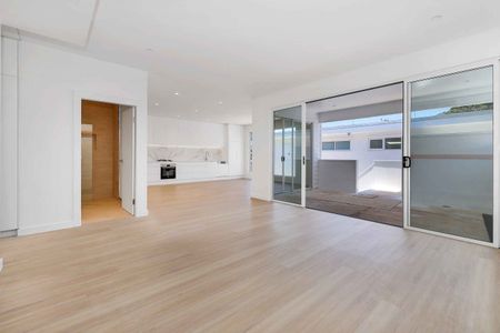 10 Mathewson Street, Eastgardens NSW 2036 - House For Rent | Domain - Photo 4