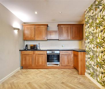 1 bedroom in a house share to rent - Photo 6