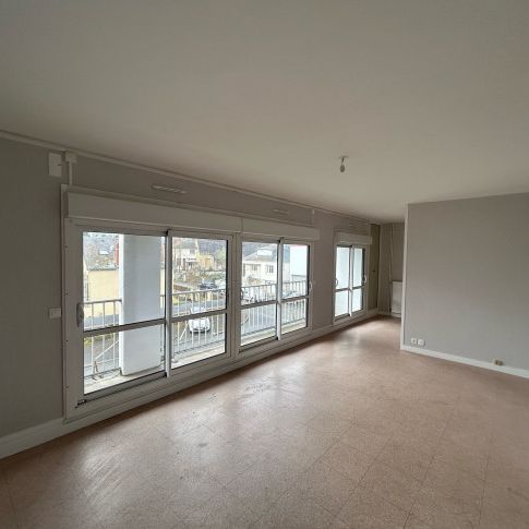 Location Appartement 5 pièces 104 m² La Châtre - Photo 1