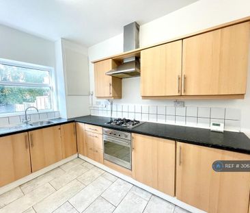 4 bedroom terraced house to rent - Photo 4