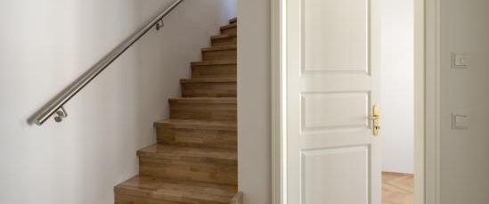 Sanierte Maisonette-Wohnung mit Fußbodenheizung, Parkett und Balkon ! - Foto 1