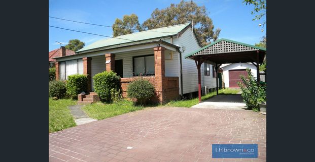 Large 3-Bedroom Home with Teenage Retreat - Photo 1