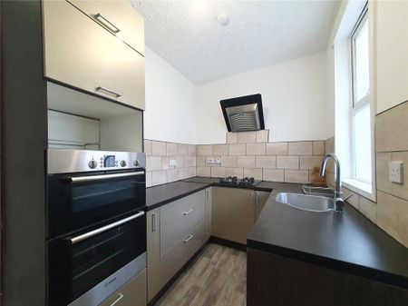 2 bedroom terraced house to rent - Photo 3