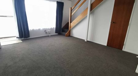 Home In Waterloo - Photo 4