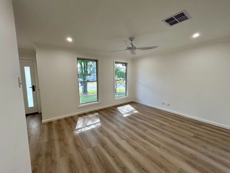 New Build - Stunning 4 Bedroom Executive Property - 3 Bathrooms - Ducted Air - Photo 2
