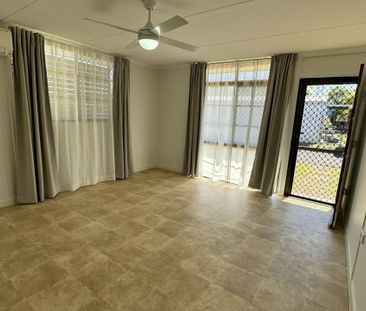Low Maintenance 2 Bedroom Unit Close to CBD - Photo 2