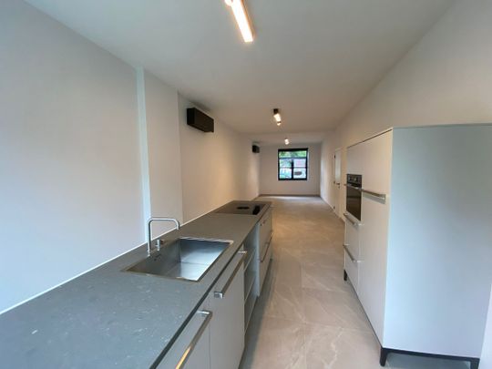 Gerenoveerde woning met stadstuin in centrum Hasselt. - Photo 1