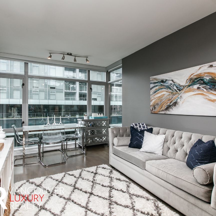 Condo in Downtown Vancouver, BC - Photo 1