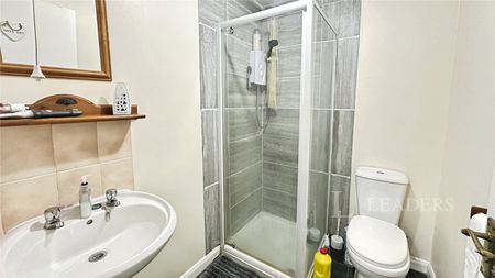 1 bedroom studio to rent Cardigan Street, Luton, Bedfordshire, LU1 - Photo 5