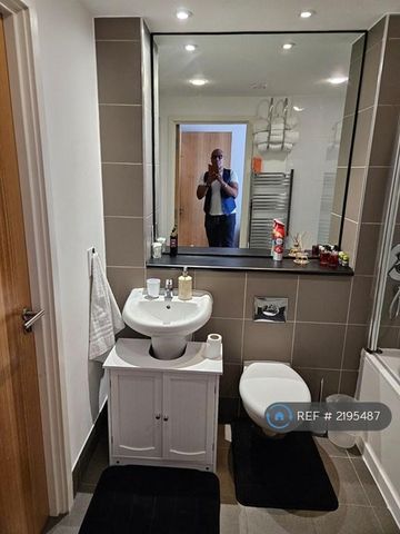 2 bedroom flat to rent - Photo 5