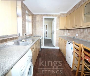 3 Bedroom House - Terraced To Let - Photo 5
