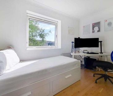 Arnhem Place, Isle Of Dogs, E14 - Photo 4