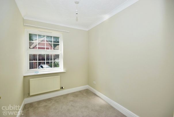 4 bedroom detached house to rent - Photo 1