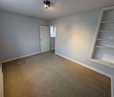 2 bedroom end of terrace house to rent - Photo 4