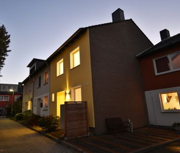 Sonniges Wohnen in Hellern - saniertes Reihenhaus - Photo 1