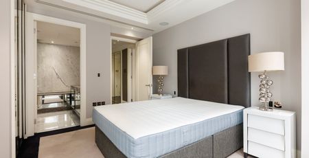 A spacious one bedroom apartment located on the first floor (with lift) of a well maintained block within Chantrey House, SW1W. - Photo 4