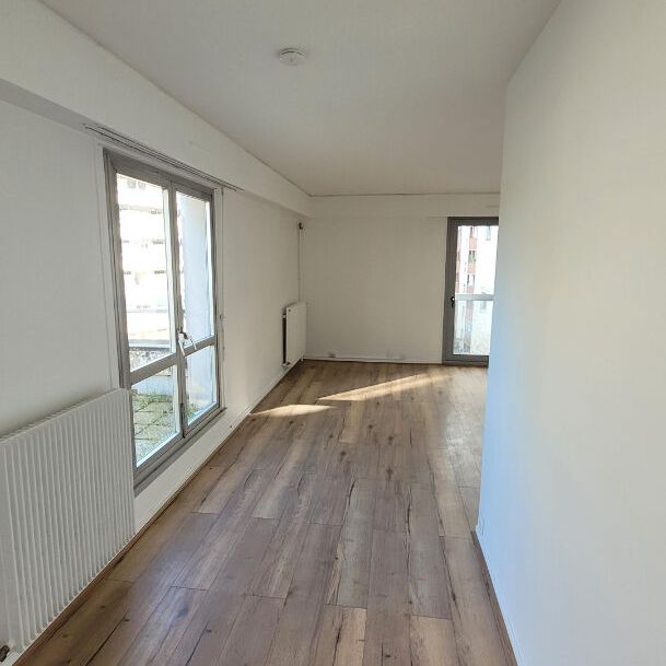 Appartement Paris 2 pièces 53.32 m2 avec terrasse - Photo 1