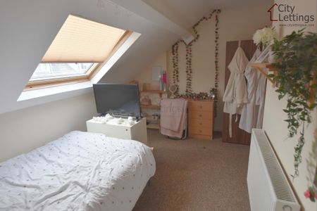5 Bedroom Semi-Detached House - Photo 3