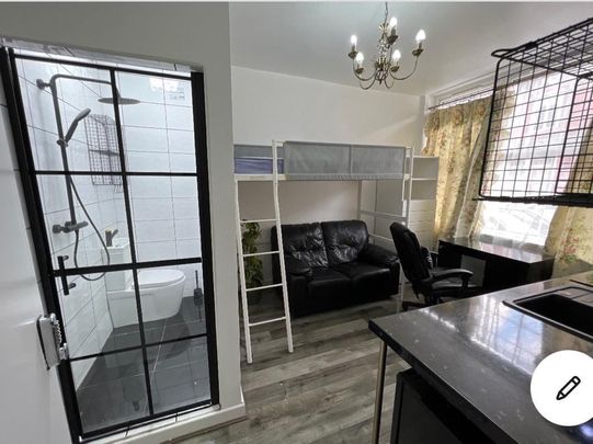 Studio Flat, Banff Road, M14 - Photo 1