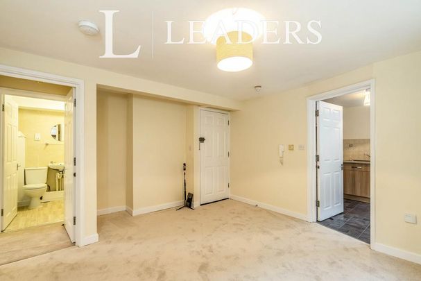 2 bedroom flat to rent - Photo 1