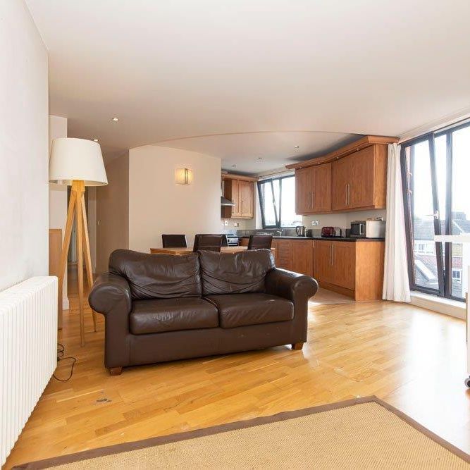 2 bedroom flat to rent - Photo 1