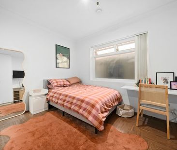 Furnished Studio Apartment in Prime Location - Photo 2