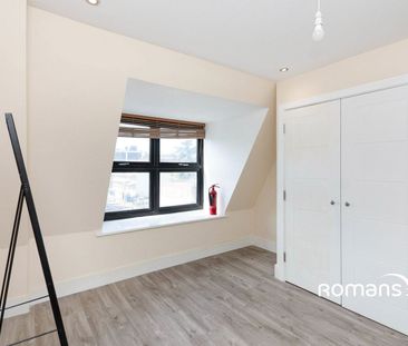 Victoria Road, Aldershot, Hampshire, GU11 - Photo 3