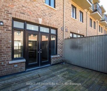 Condo Townhouse For Lease | W9232889 - Photo 2