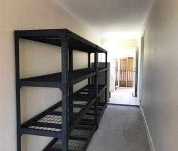 Spacious Capalaba Home - $550 Rent for the First 2 Months! - Photo 5