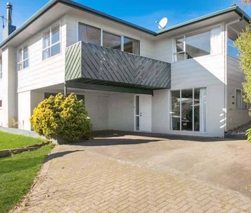 4 BED - HILLTOP - Photo 4