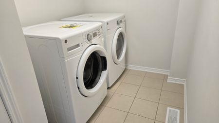 For Lease - 11 Armes Street, Hamilton, Ontario - Photo 4