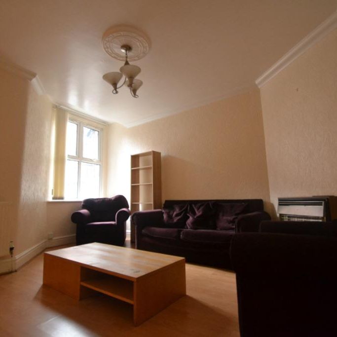 4 bedroom terraced house to rent - Photo 1