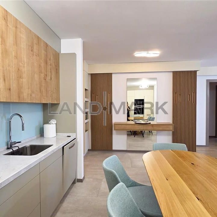 DE INCHIRIAT Apartament superb 3 camere, 2 bai, mobilat, Monarh Tower - Photo 1