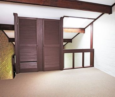 Loft Style Apartment - Photo 2