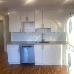 5 1/2 RENOVE - 3E ETAGE D'UNE 4-PLEX - MARS 2026 - Photo 2