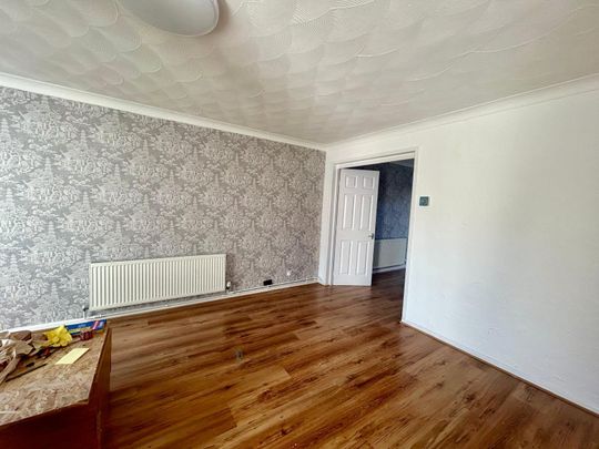 Pinewood Park, Farnborough, Hampshire, GU14 - Photo 1