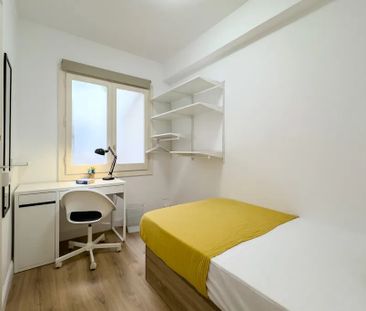 Carrer del Rosselló, Barcelona, Catalonia 08008 - Photo 1