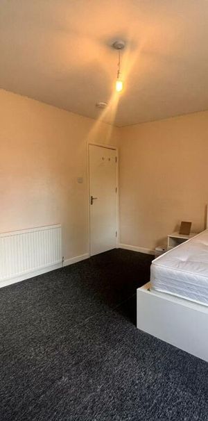 House share to rent - Photo 1