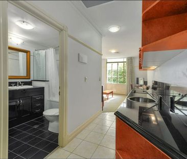 FURNISHED 1 BEDROOM IN THE HEART OF THE CBD - Photo 5