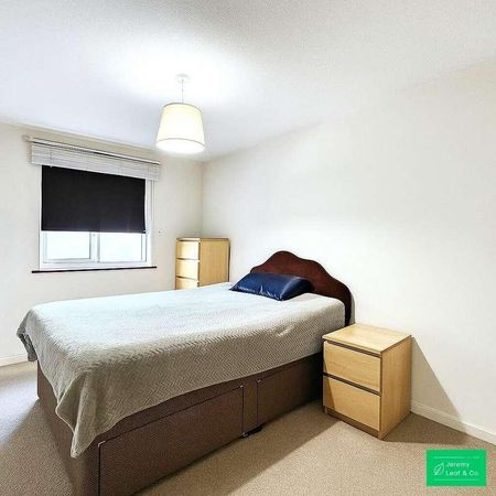 Deanery Close, N2 - Photo 2