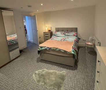 Flat to rent on - Photo 4