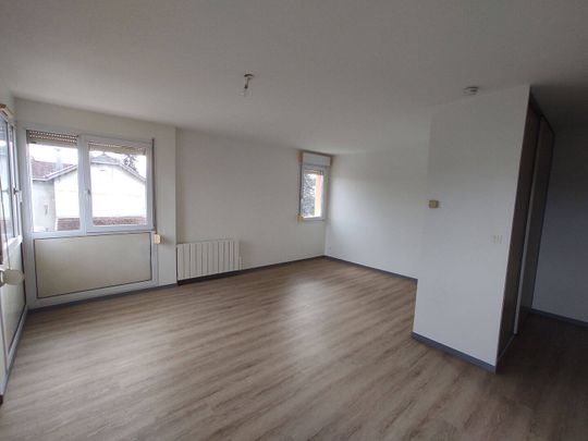 Location appartement 1 pièce 34 m² à Bourg-en-Bresse (01000) BEL AIR - Photo 1