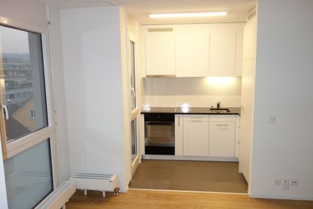 Moderne Wohnung an lebhafter Lage - Photo 2