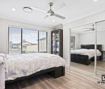 HUGE FAMILY HOME AT CONVENIENT & QUIET LOCATION! - Photo 4