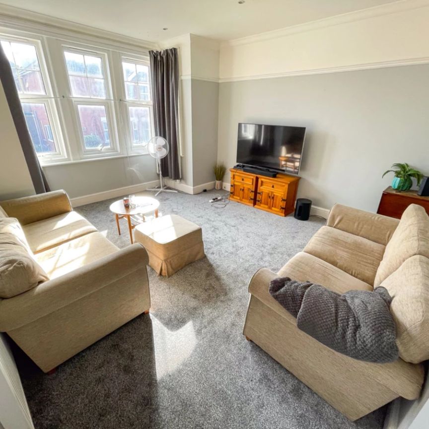 To Rent Frederica Road, Winton, Bournemouth, BH9 £1,350 pcm Tenancy Info - Photo 1