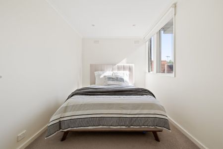 11/140 Kerferd Road, Albert Park - Photo 5