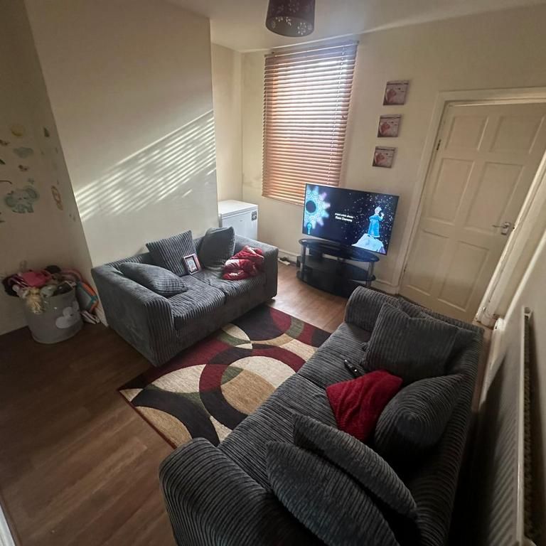2 bedroom terraced house to rent - Photo 1
