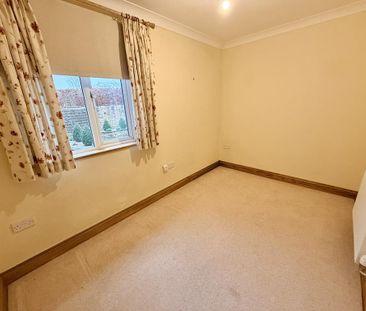 3 bedroom detached bungalow to rent - Photo 6