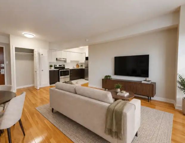 4875 Dufferin | 4875 Dufferin, Montreal - Photo 1